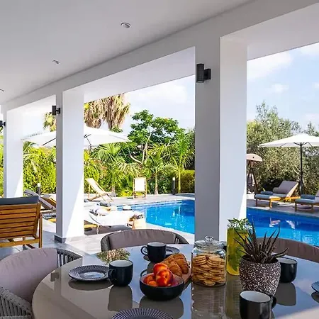 Beautiful Luxury Escape ! Villa Pégeia